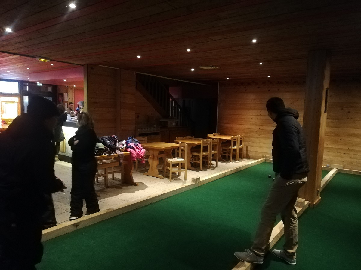 Terrain de pétanque intérieur