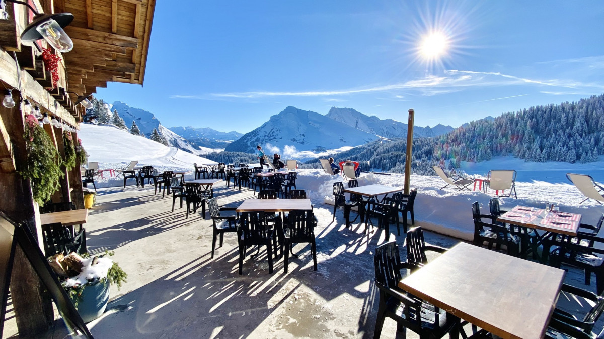 Terrasse Hiver - © 2023_lesmatinsclairs©OTThones Terrasse Hiver