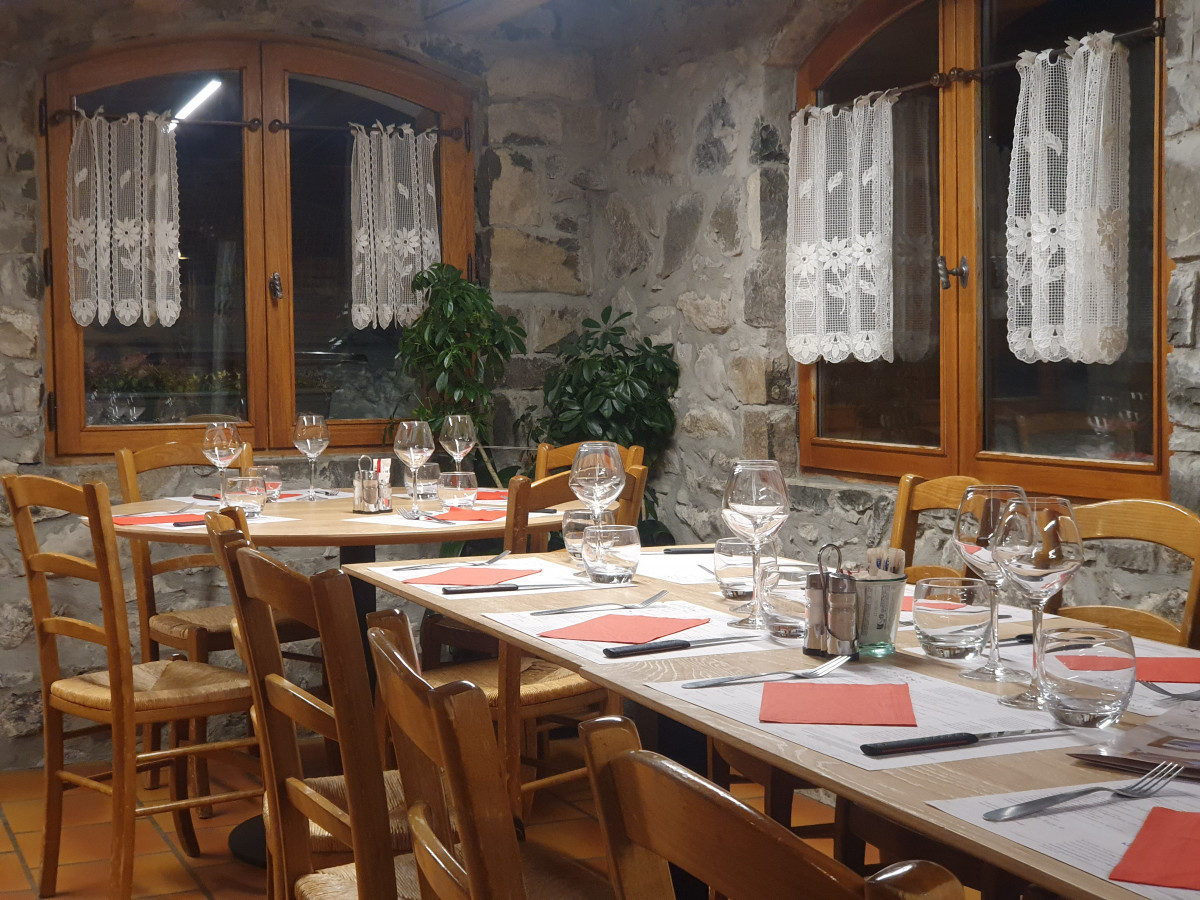 Salle de restaurant - © Office de Tourisme Manigod Salle de restaurant