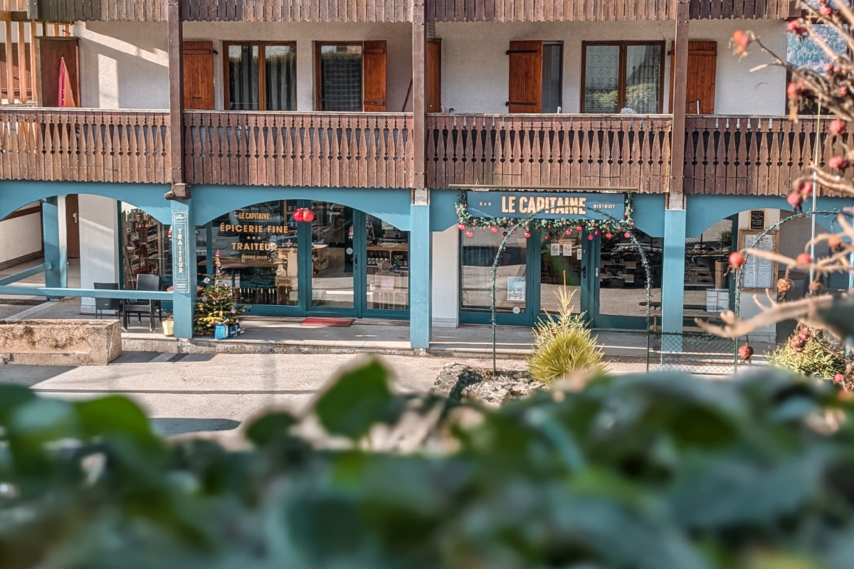 Bistrot Le Capitaine_Manigod - © OT Manigod Bistrot Le Capitaine_Manigod