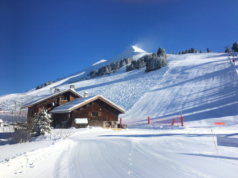 La Vieille Ferme et la pointe de Merdassier