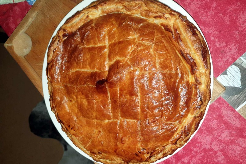 Raclette pie