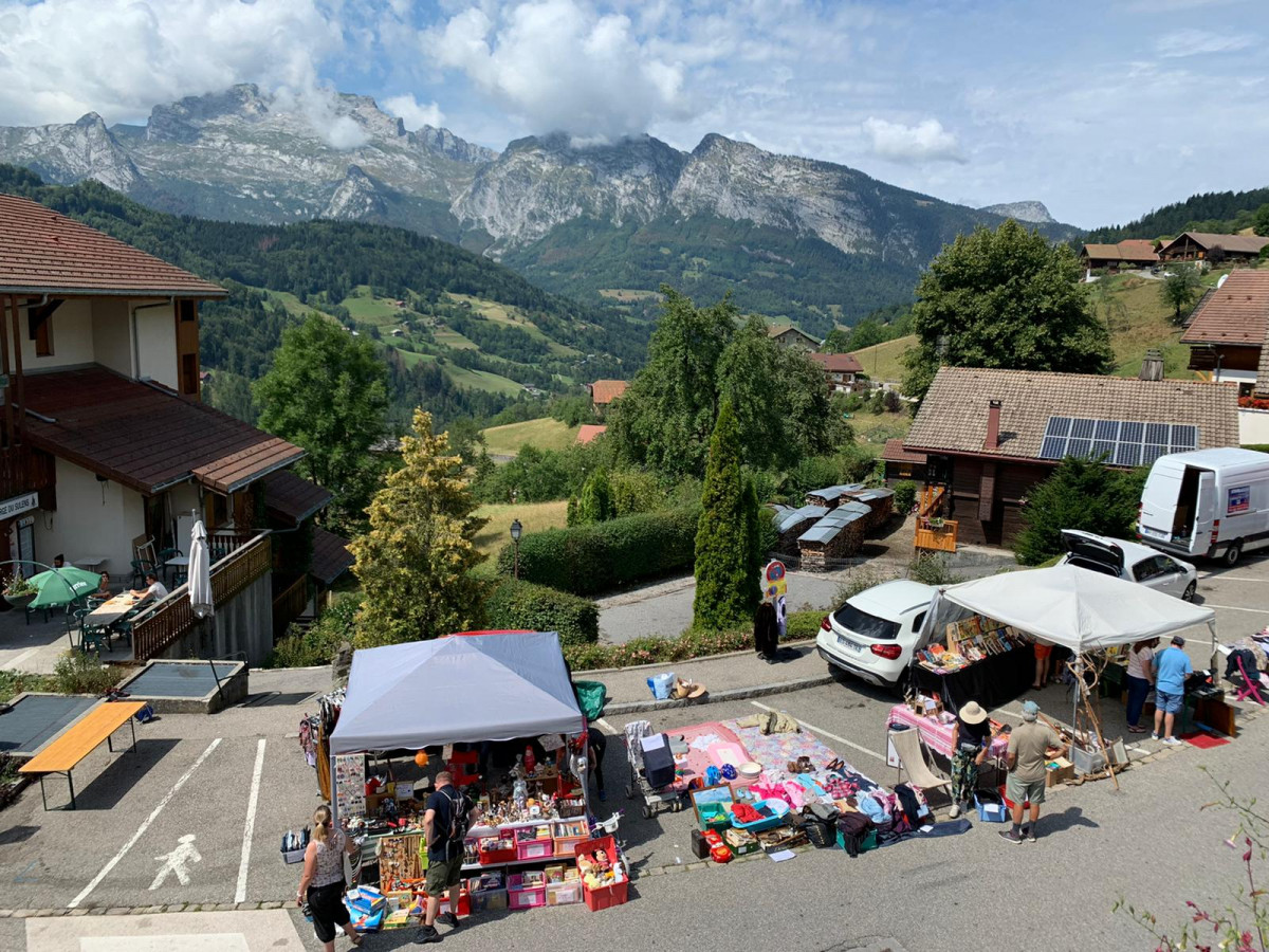 Vide-greniers au village de Manigod
