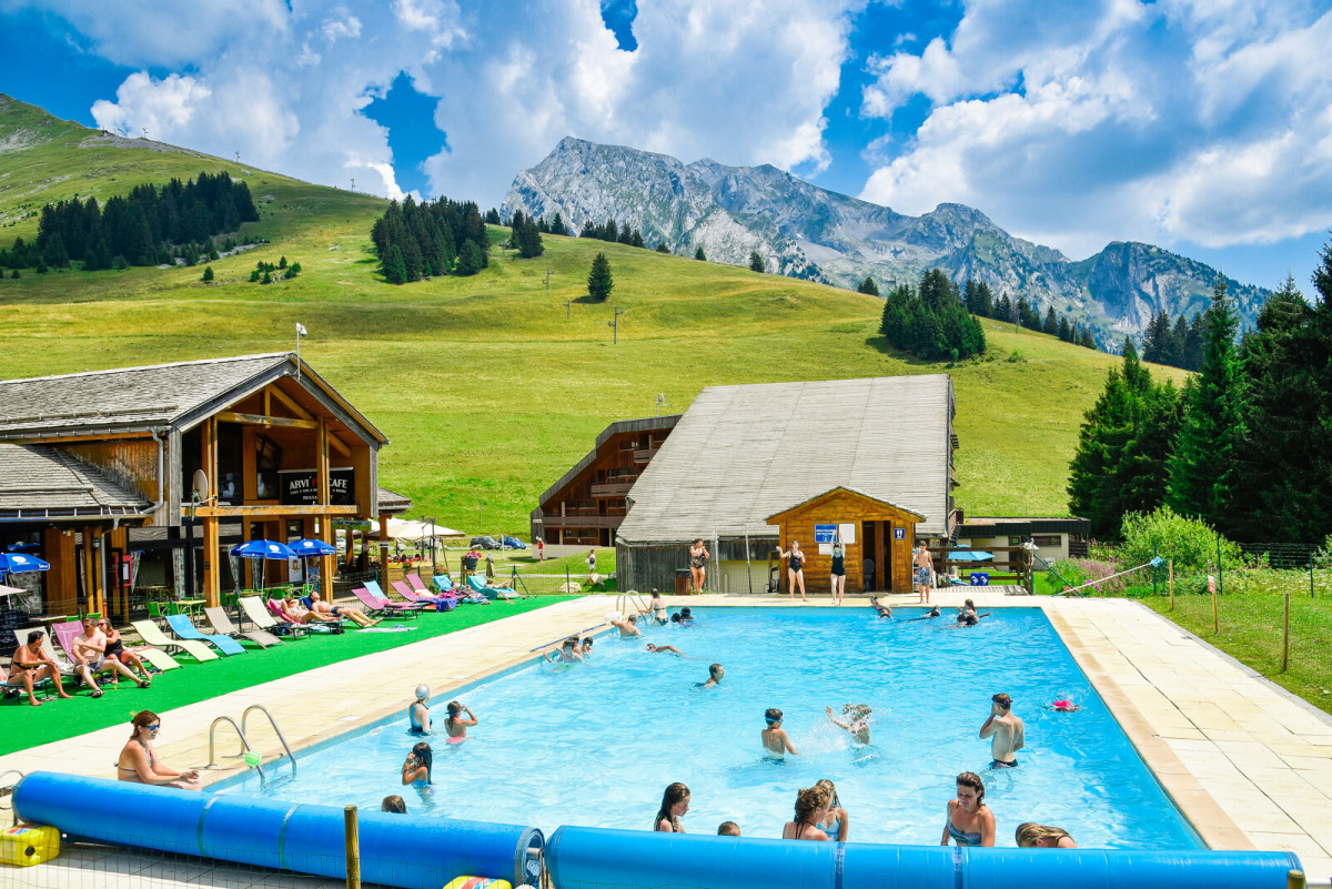 Summer Pool_Manigod