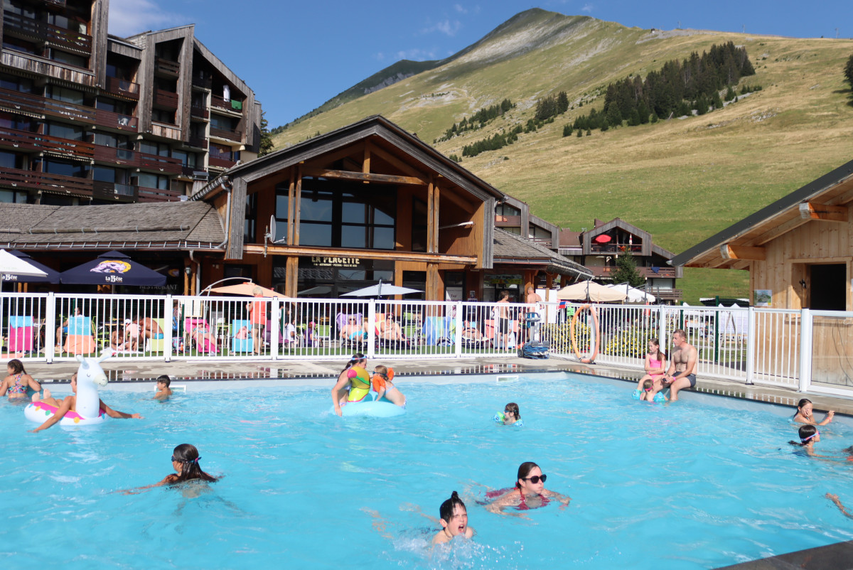 Pool party