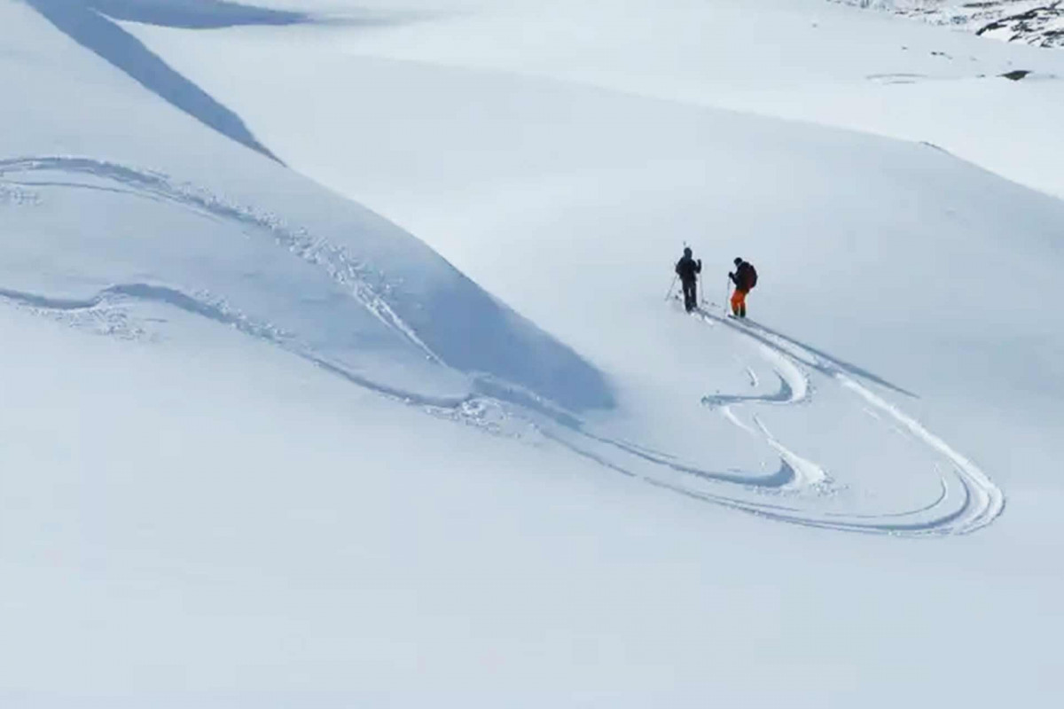 Off-piste skiing with the ESF_Manigod