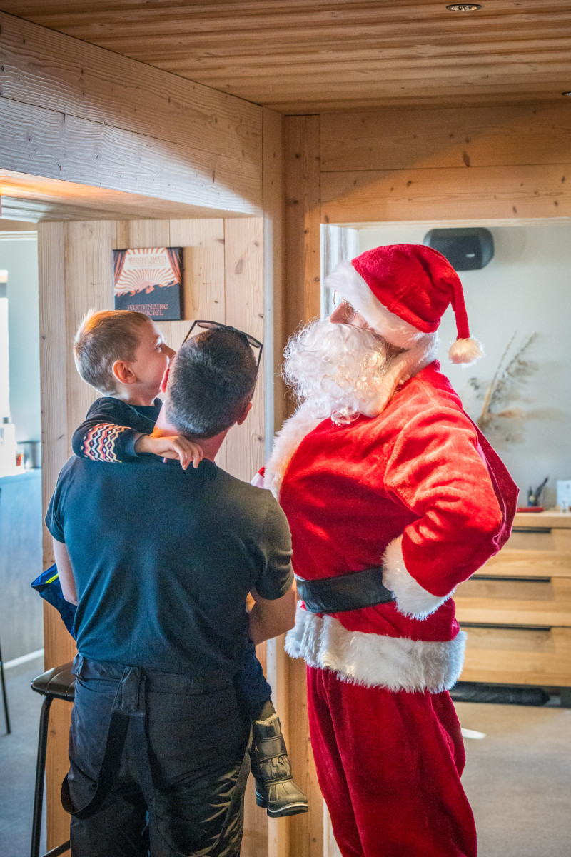 Santa Claus's arrival at 1647_Manigod