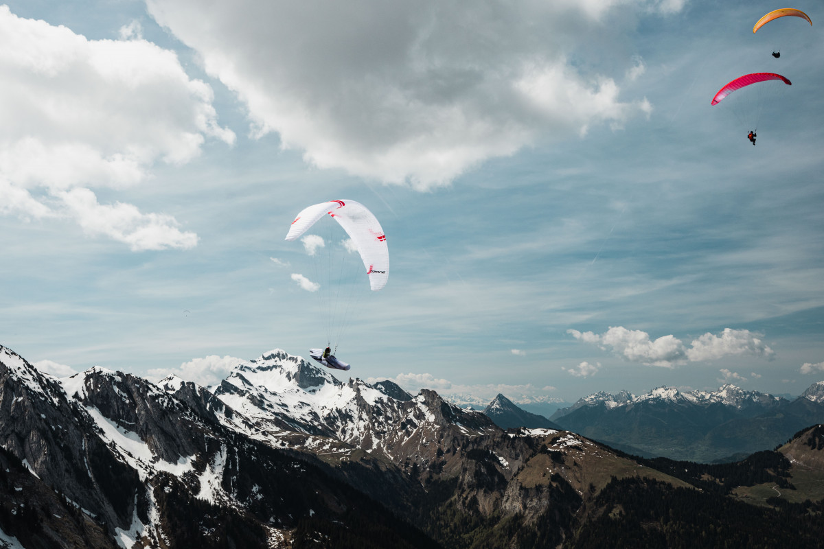 Bornes to fly