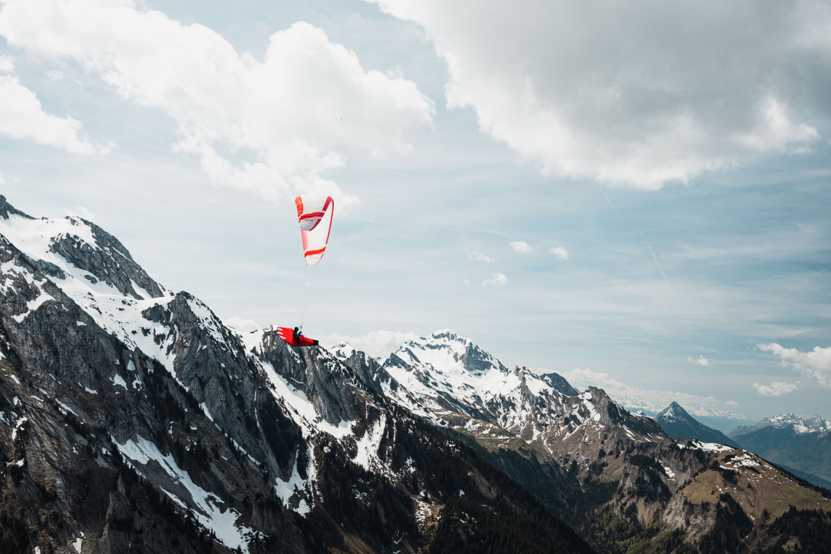 Bornes to fly