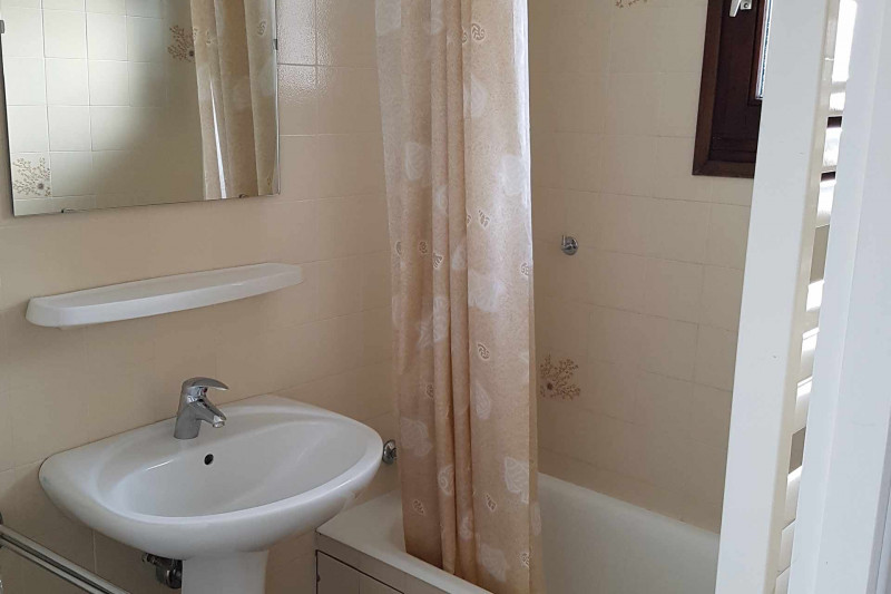 Apt Les Chênes b209