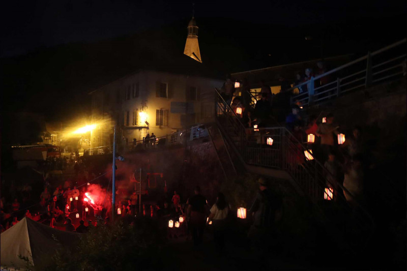 Défilé aux lampions