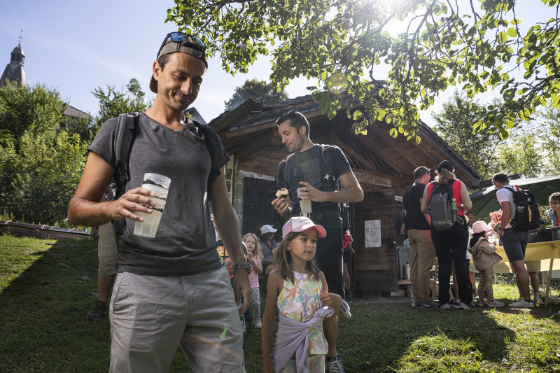 Gourmet-Wanderung_Manigod - © Tilby Vattard Gourmet-Wanderung_Manigod