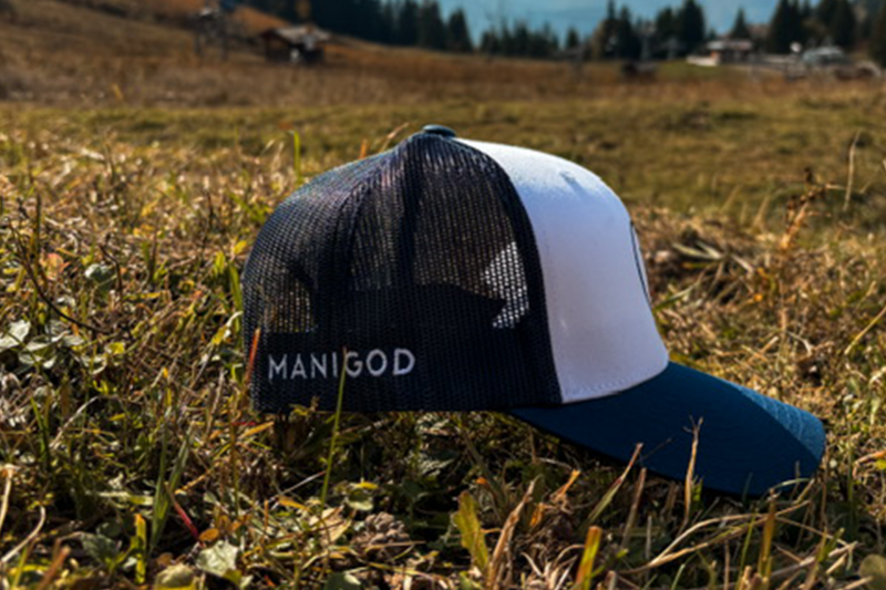 Casquette logotée Manigod couleur bleue