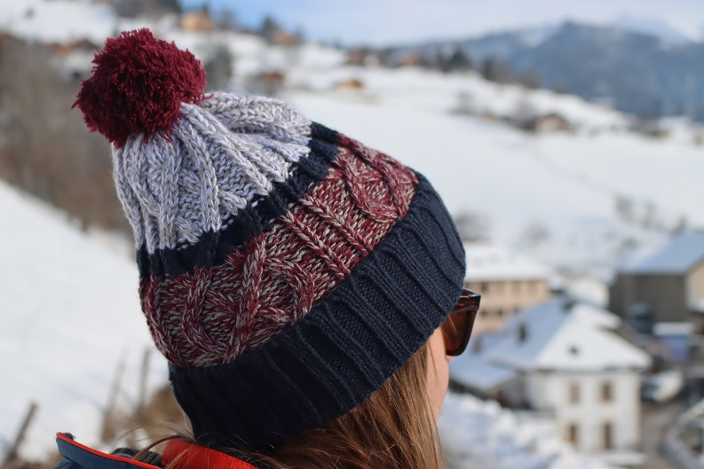 Bonnet en laine tricolore 